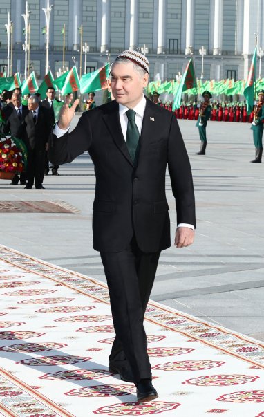 Гурбангулы Бердымухамедов принял участие в торжествах по случаю Дня Конституции и Государственного флага Туркменистана