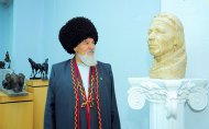 Фоторепортаж: Персональная выставка к 70-ти летию Сарагта Бабаева