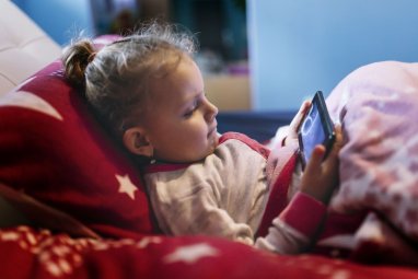 Новое исследование: видеоконтент замедляет развитие словарного запаса у детей до трех лет