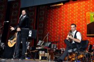 Фоторепортаж: Концерт румынской группы «Замфиреску» и вокалиста Адриана Нуара в Ашхабаде