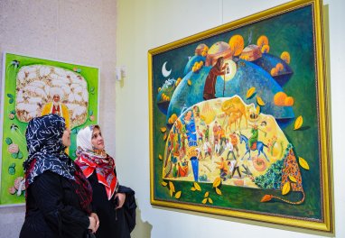 Женский взгляд на Мир: в Ашхабаде открылась выставка туркменских и иранских художниц