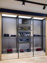 The Arkach Business Center has been replenished with a fashion boutique: Fabi, Moreschi, Paul & Shark and Zegna are now available in one place