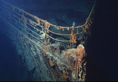 A tourist bathyscaphe plunging to the crash site of the “Titanic” disappeared in North Atlantic