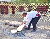 Фоторепортаж: Туркменистан широко отмечает Курбан-Байрам