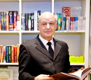 В Туркменистане вышла в свет книга Джумы Оразклычева «Достояние нации»