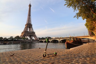 В Париже запретят прокат электросамокатов