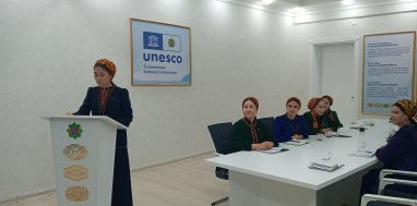 Türkmenistan ve Belarus, UNESCO himayesinde eğitim bağlarını güçlendiriyor