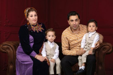 Четыре дня рождения в один день отмечает семья из Ашхабада