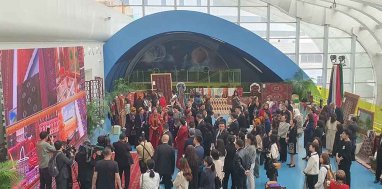 Огулгерек Бердымухамедова посетила выставку Туркменистана в Музее женщин и детей Китая