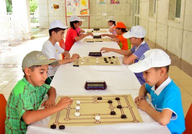 В Туркменистане ведется подготовка к организации летнего отдыха детей