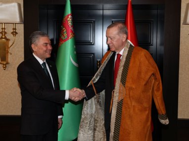Türkmenistan ve Türkiye stratejik ortaklık alanlarını görüştü