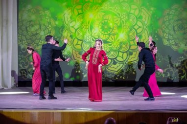 Туркменские студенты приняли участие в фестивале «Новруз» в Белорусском государственном университете