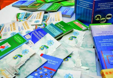 Photoreport: New publications on the 25th anniversary of Turkmenistan's neutrality presented in Ashgabat