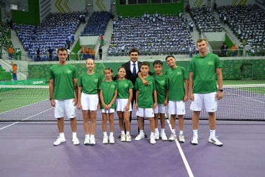 Türkmenistanly tennisçiler 12 ýaşa çenli türgenleriň arasyndaky sebit ýaryşynda Özbegistanyň üstünden taryhy ýeňiş gazandylar