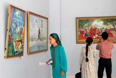К 32-й годовщине независимости Туркменистана в ашхабадском музее открылась выставка 