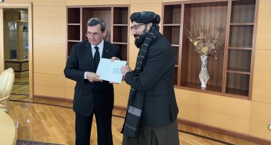 Глава МИД Туркменистана передал документ об аккредитации афганскому дипломату