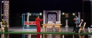 Фоторепортаж: в Ашхабаде показали новый комедийный спектакль «Женщины-красота мира»