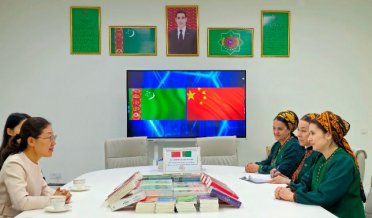 Turkmen language university receives books as a gift from the Chinese Embassy in Ashgabat