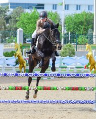 Fotoreportaž: Aşgabat atçylyk sport toplumynyň açyk manežinde konkur boýunça ýaryş geçirildi