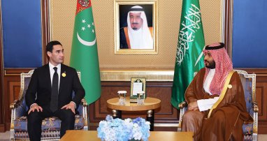 Президент Туркменистана провёл встречу с Наследным принцем Саудовской Аравии