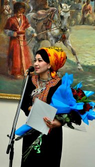 Выставка Гунчи Мырадовой посвященная международному женскому дню