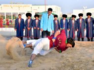 Фоторепортаж: Туркменистан широко отмечает Курбан-Байрам