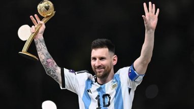 Six Lionel Messi shirts sold for 7.8 million USD