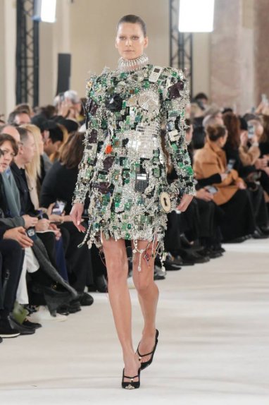Dress made of microcircuits: Schiaparelli opened Haute Couture Week