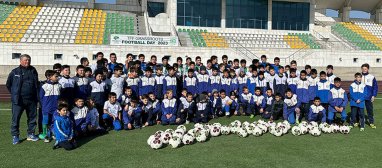 Aşgabatda çagalar üçin futbol festiwaly geçirildi