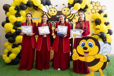 В Ашхабаде определены победители конкурса правописания Spelling Bee 