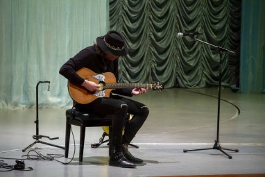 В Ашхабаде прошел концерт одного из лучших гитаристов Италии