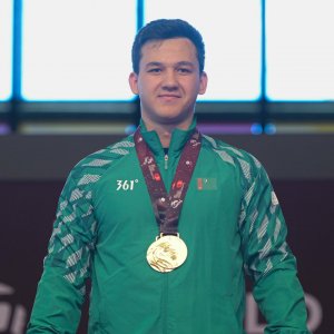 Turkmen weightlifter sets new world record at junior world championship in Spain