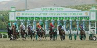 Fotoreportaž: Türkmenistanda Garaşsyzlyk güni mynasybetli at çapyşyklary geçirildi