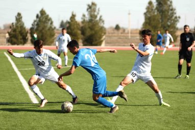 В эти выходные стартовал чемпионат Туркменистана по футболу