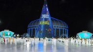 Фоторепортаж:в велаятских центрах Туркменистана зажглись новогодние ёлки