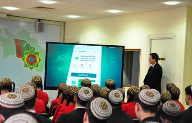 Специалисты «Халкбанка» провели для студентов ИМО МИД Туркменистана лекцию 