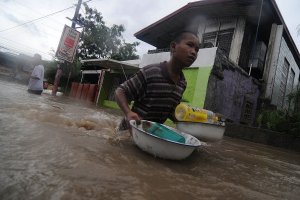 Filipinler'de Trami Tropik Fırtınası nedeniyle 81 kişi hayatını kaybetti