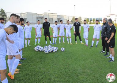 Türkmenistanyň futbol ýygyndysynyň «CAFA Nations Cup 2023»-däki bäsdeşi Daşkent şäherine bardy