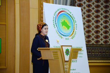 В Ашхабаде состоялось торжественное собрание, посвященное гуманитарным инициативам Гурбангулы Бердымухамедова