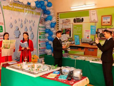 В Туркменском государственном университете прошла Неделя кафедры журналистики