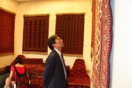 Фоторепортаж: Делегаты Международной научной конференции посетили в Ашхабаде Музей ковра