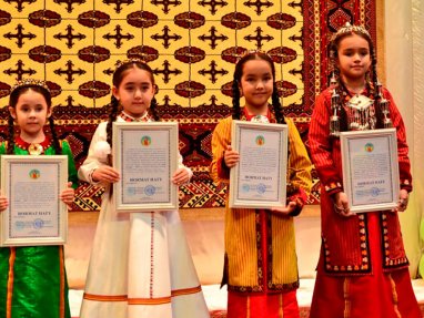В Туркменистане подвели итоги конкурса «Самая очаровательная девочка – 2024»