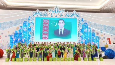 In Turkmenistan, 67 gifted children were awarded the Gulbaba Prize