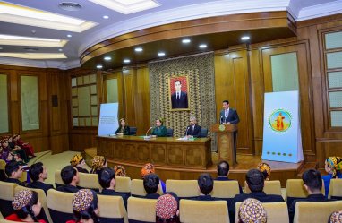 В главном музее Туркменистана прошла конференция, посвященная творчеству Махтумкули