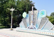 Fotoreportaž: Aşgabat Türkmenistanyň Garaşsyzlyk baýramyna taýýarlanýar