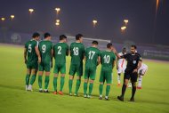 Fotoreportaž: Türkmenistanyň futbol ýygyndysy Ugandanyň ýygyndysy bilen deňme-deň oýnady