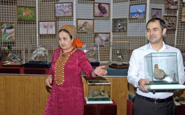 Сотрудники государственного музея Туркменистана проводят просветительную работу по охране природы