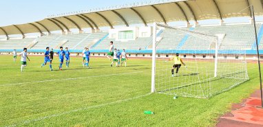 Futbol boýunça Ýokary liganyň wekilleri ýoldaşlyk duşuşyklaryny geçirdiler