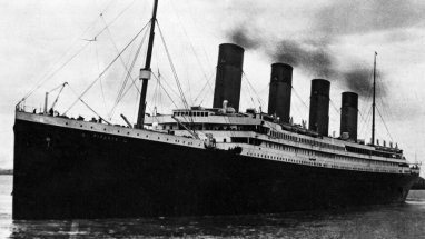 На торги выставляется первая открытка с описанием крушения «Титаника»