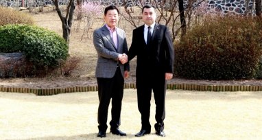 Посол Туркменистана встретился со спикером Национальной ассамблеи Республики Корея